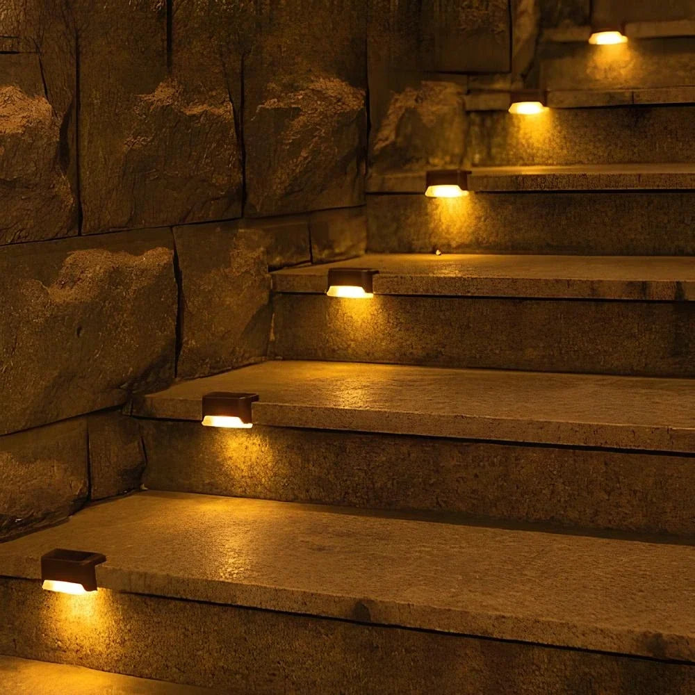Luces Solares para Escaleras Compactas con Iluminación Exterior – Carcasa Marrón o Negra, Paquete de 8 y 16 Unidades 1
