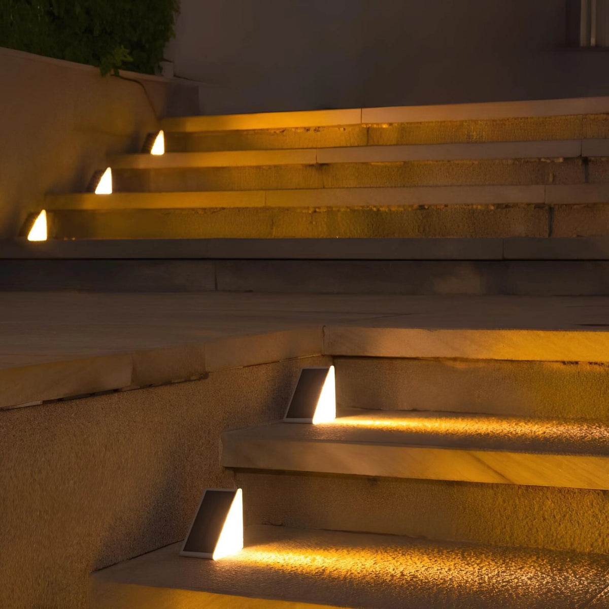Luces solares automáticas para escaleras con luz blanca cálida, ideales para iluminación exterior compacta, mejorando la seguridad y el estilo de 6