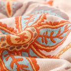 Manta de algodón floral boho lavable a máquina con flecos, diseño rústico en fondo crema con flores naranjas y azules 7