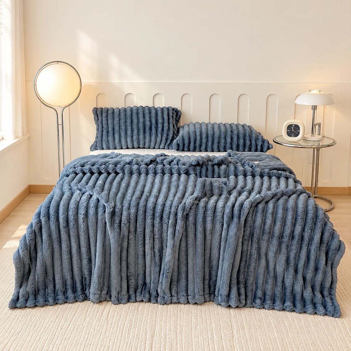 Manta de felpa acanalada de poliéster con textura en relieve, disponible en varios colores y tamaños, ideal para abrigo y decoración 0