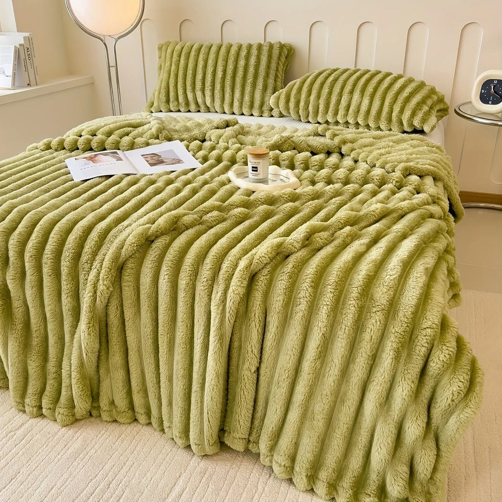 Manta de felpa acanalada de poliéster con textura en relieve, disponible en varios colores y tamaños, ideal para abrigo y decoración 11