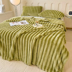 Manta de felpa acanalada de poliéster con textura en relieve, disponible en varios colores y tamaños, ideal para abrigo y decoración 11
