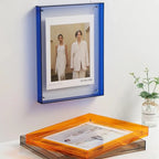 Marco de fotos de acrílico colorido con diseño moderno, ideal para exhibir arte y recuerdos, perfecto para decorar cualquier espacio. 1