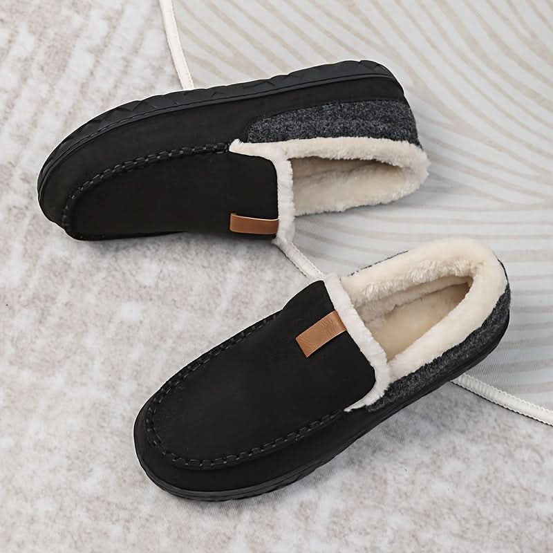 Pantuflas para hombre de lana sintética con diseño de mocasín, ideales para mantener los pies cálidos y cómodos durante el invierno. 0