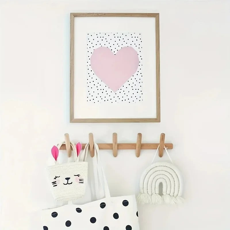 Perchero de pared de roble macizo con diseño escandinavo minimalista, ideal como organizador funcional para un hogar moderno. 2