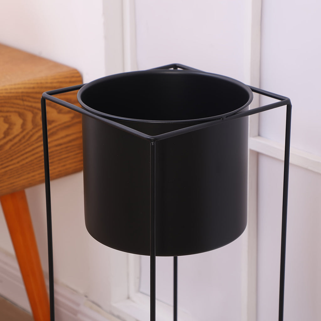 Soporte para plantas interior de metal negro mate, diseño minimalista ideal para macetas pesadas, perfecto para embellecer cualquier espacio. 4