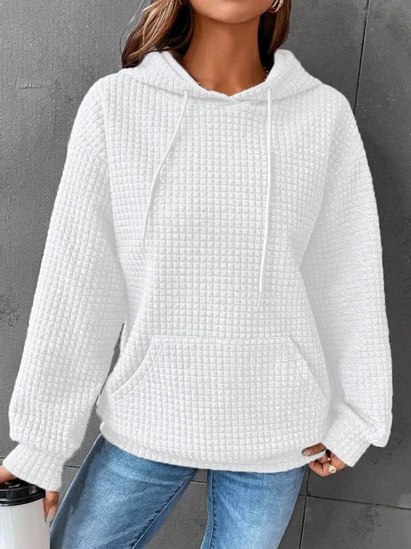 Sudadera mujer negra con capucha ajustable y bolsillo canguro, corte relajado en punto gofrado texturizado. 8