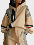 Sudadera unisex con capucha y estampado geométrico abstracto, ideal para un estilo casual y cómoda, confeccionada en mezcla de algodón 1