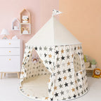 Tienda de juegos infantil con estampado de estrellas blancas y abertura frontal, ideal para crear un espacio acogedor y divertido para niños. 1