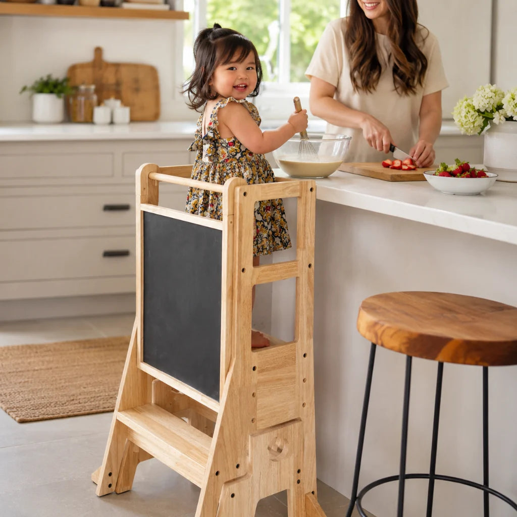 Torre de Aprendizaje Montessori ajustable 3 en 1 de madera natural, ideal para niños, con diseño minimalista que fomenta la 0