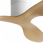 Ventilador de techo de madera clara y blanco - Diseño escandinavo
