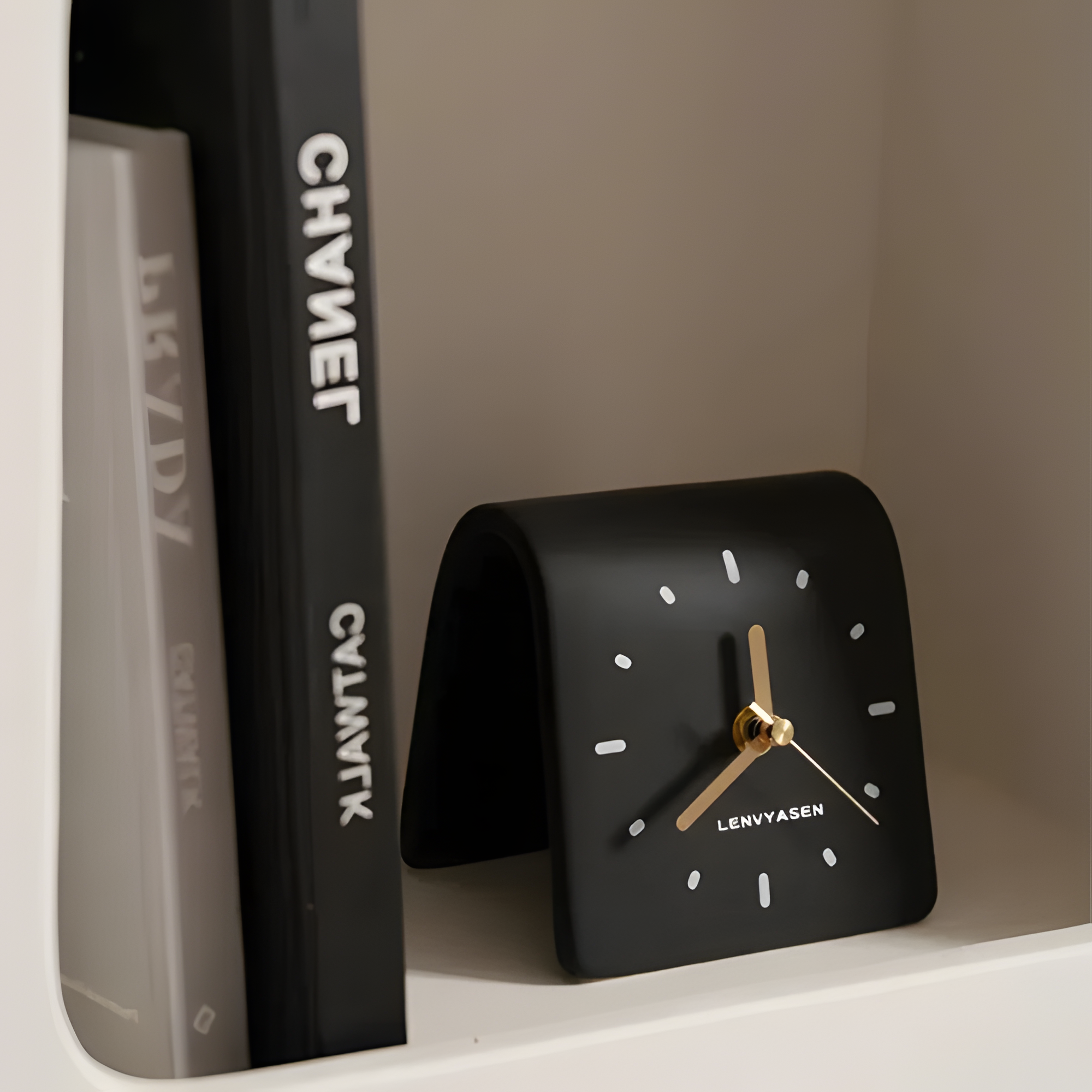 Reloj De Escritorio Retro Minimalista - Diseño Curvo