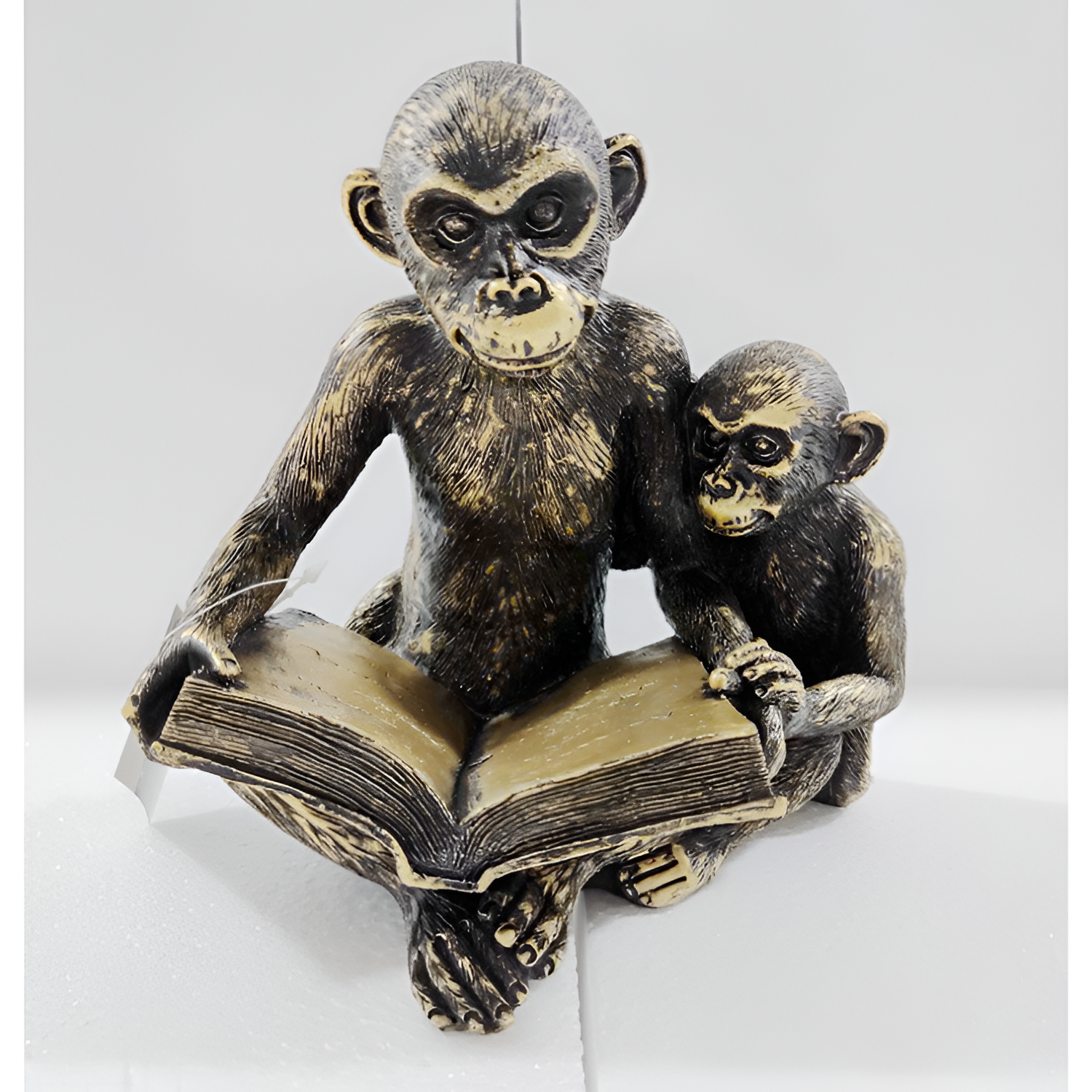 Estatua Mono Lectura Texturizada - Decorativa