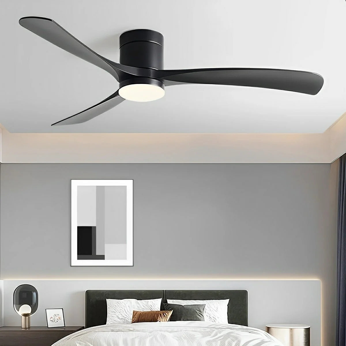 Ventilador de techo con luz LED integrada y motor silencioso, diseño minimalista ideal para interiores modernos. 5