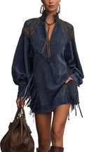 Vestido corto de gamuza sintética en color índigo, adornado con bordados y borlas, con un elegante diseño bohemio ideal 0