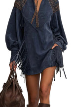 Vestido corto de gamuza sintética en color índigo, adornado con bordados y borlas, con un elegante diseño bohemio ideal 2