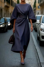 Vestido elegante midi con mangas acampanadas y cinturón ajustable, ideal para ocasiones especiales y eventos formales. 0