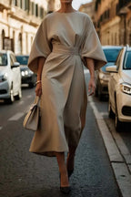 Vestido elegante midi con mangas acampanadas y cinturón ajustable, ideal para ocasiones especiales y eventos formales. 1
