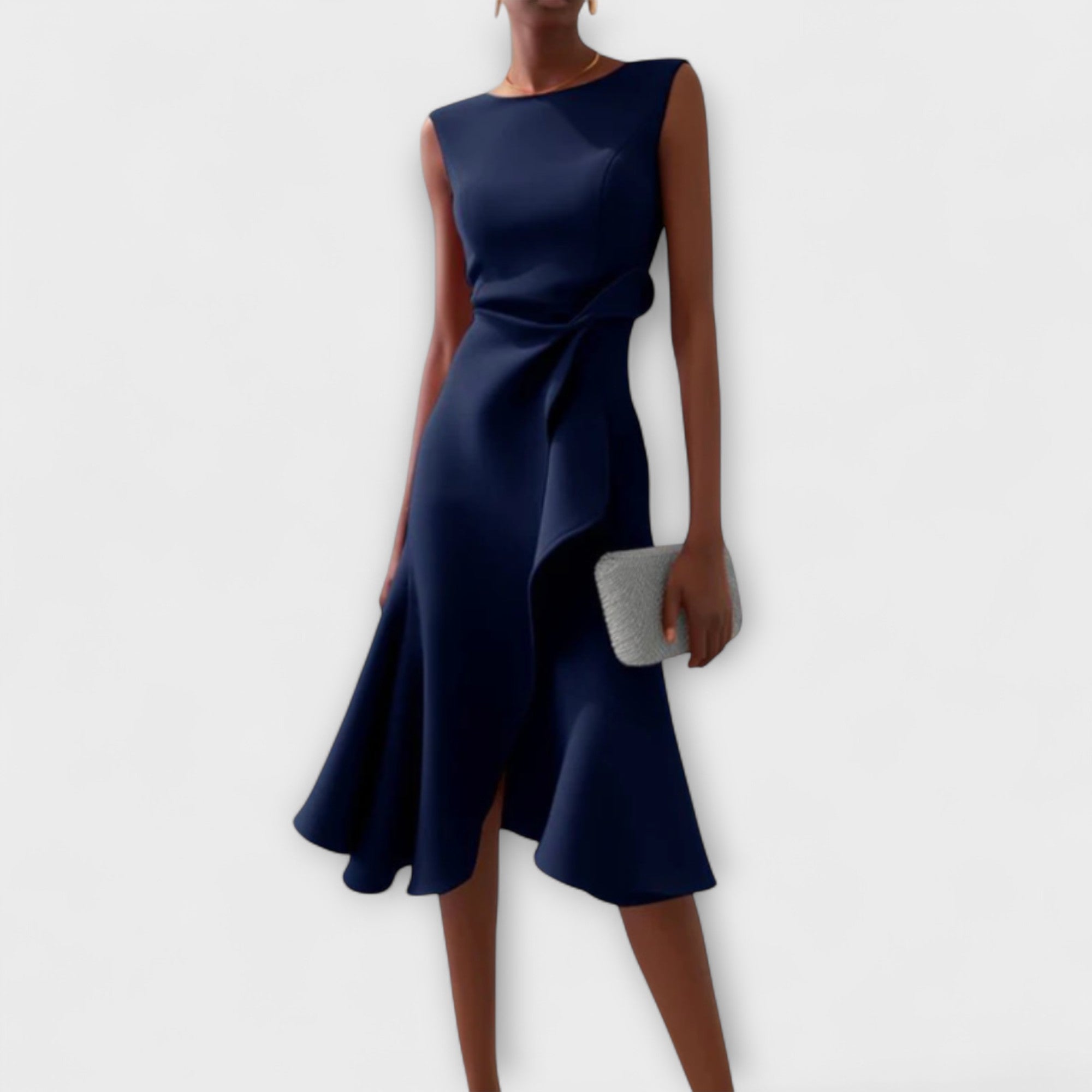 Vestido midi asimétrico drapeado sin mangas en color elegante, ideal para fiestas y ocasiones especiales, mostrando un diseño sofisticado y contempor 1
