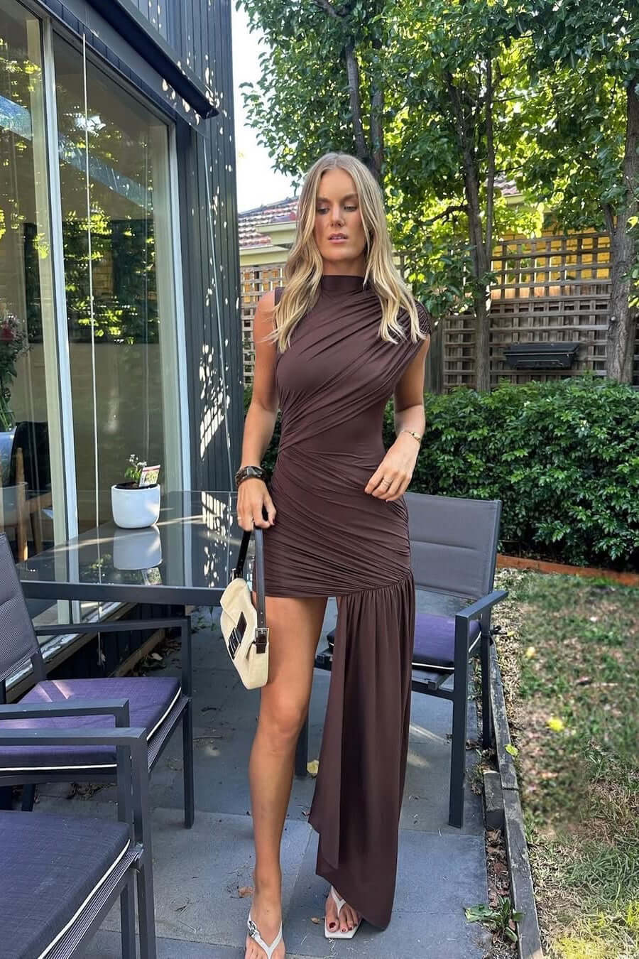 Vestido asimétrico para mujer con volantes, escote alto y diseño elegante, ideal para invitadas a bodas y fiestas nocturnas 3