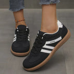 Zapatillas ortopédicas para mujer con plantilla acolchada, ajuste ancho, fabricadas en ante suave y con suela antidesliz 9