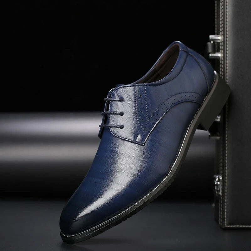 Zapatos de hombre tipo Derby con cierre de cordones, detalles brogue y fabricados en suave piel vegana, ideales para un estilo elegante y 1