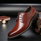 Zapatos de hombre tipo Derby con cierre de cordones, detalles brogue y fabricados en suave piel vegana, ideales para un estilo elegante y 3