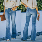 Jeans acampanados vintage de tiro alto en denim azul, vista frontal